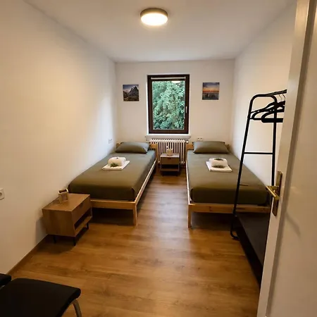 4-room Near Wilhelmshoehe Train Station Stadthalle Herkules Apartamento